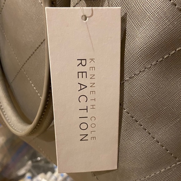 NWT Kenneth Cole Reaction Silver Dome Bag - Picture 8 of 8